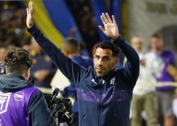 Tevez disfrutó de Paredes y se animó a compararlo: “Me hace acordar a…”