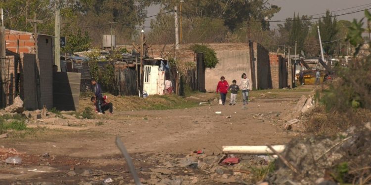 Positivo: La UCA registró una baja de 9 puntos en la pobreza y la ubicó en 36,3%
