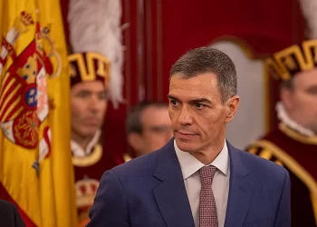 Sánchez cesa a la mano derecha de Paco Salazar en Moncloa, Antonio Hernández para contener crisis por caso Salazar