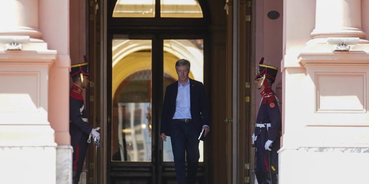 El Banco Central redefine el esquema cambiario y apuesta a recomponer reservas en 2026