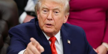 Trump confirma inicio de ataques terrestres contra cárteles de droga en América Latina