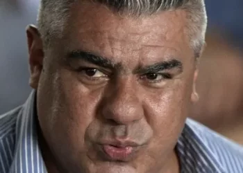 Tapia admite ingresos por $800 millones anuales pero declara no tener ahorros ni inversiones. Los pozos en el fondo no cuentan.