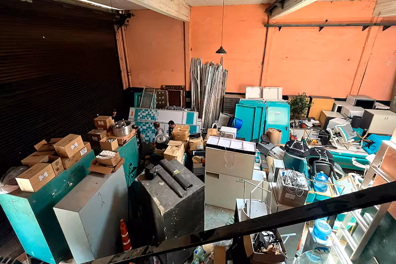 Detienen a la tesorera de Sur Finanzas in fraganti y el caso por lavado de dinero en el fútbol escala