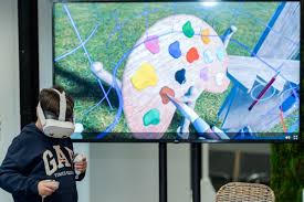 La realidad virtual abre una ventana de inclusión y respiro para niños con discapacidad severa en Las Rozas