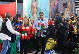 Maduro baila la Navidad mientras Venezuela profundiza su crisis social y el aislamiento internacional