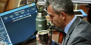 “La Libertad Avanza”  y desaloja al peronismo:  Se consagra primera minoría en Diputados