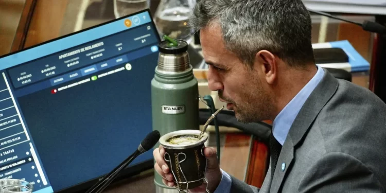 “La Libertad Avanza”  y desaloja al peronismo:  Se consagra primera minoría en Diputados