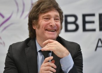 Milei cierra 2025 con apoyo estable y mejor imagen que sus antecesores, según un nuevo sondeo nacional