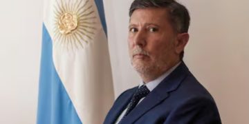 Propiedades ocultas, offshore en Miami y vínculos con el fútbol: el complejo entramado que rodea al nuevo jefe de la SIDE Cristian Ezequiel Auguadra