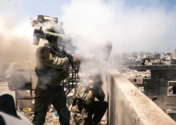 Las FDI neutralizan a cuatro terroristas de Hamás que emergieron de túneles en Rafah y analizan la identidad de los líderes abatidos