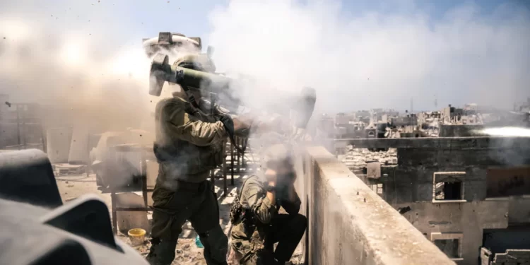 Las FDI neutralizan a cuatro terroristas de Hamás que emergieron de túneles en Rafah y analizan la identidad de los líderes abatidos