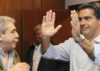 Escándalo por el sobreseimiento en la causa Fútbol Para Todos mientras el país miraba el sorteo del Mundial