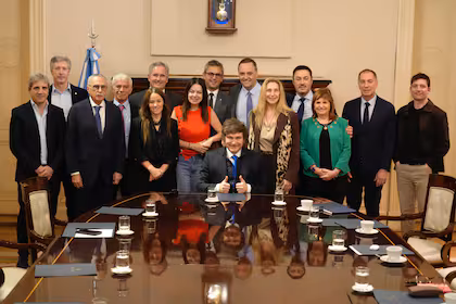 Ranking polémico del gabinete de Milei: “ninguno” lidera la evaluación ciudadana a dos años de gestión