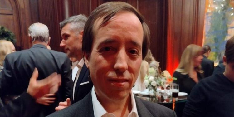 La Justicia permitió salir del país al empresario denunciado por abuso infantil mientras demora su indagatoria