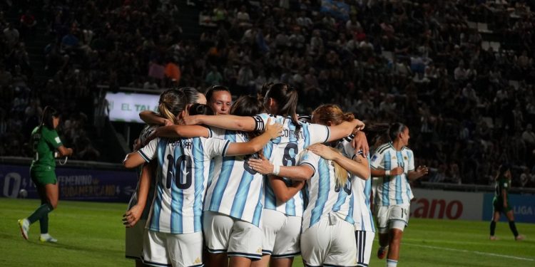 La Selección femenina le metió ocho goles a Bolivia