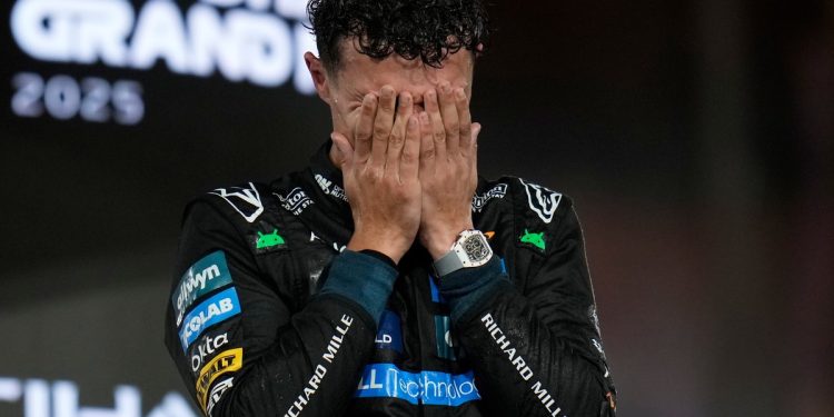 Lando Norris, emocionado hasta las lágrimas tras ganar el título del mundo de la Fórmula 1