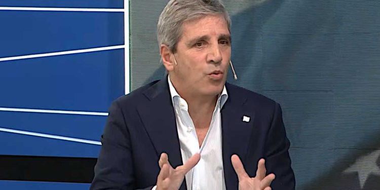 Caputo lanza advertencia nacional tras la tasa de Pilar: “No compren ahí”