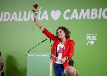 Montero niega que vaya a dimitir del Gobierno para ser candidata en Andalucía