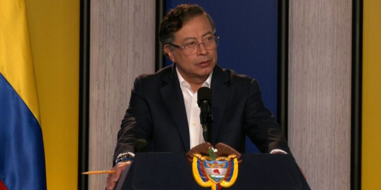 Petro afirma que Estados Unidos bombardeó una fábrica de cocaína en Venezuela y suma tensión regional