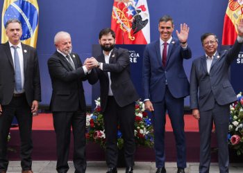 Gobiernos de izquierda de seis países rechazan la intervención militar de Estados Unidos en Venezuela y denuncian riesgo sobre sus recursos