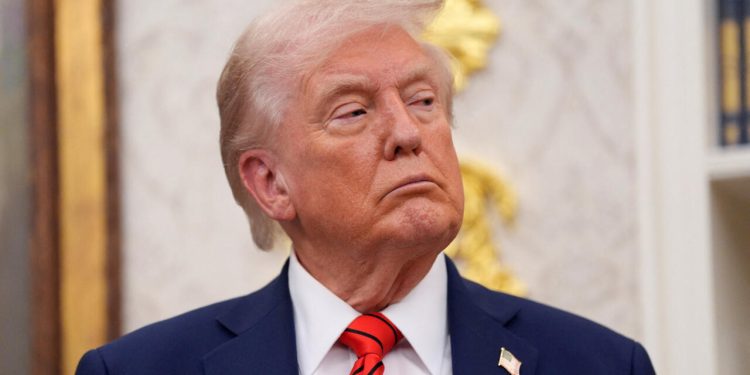 Trump ordenó reabrir el espacio aéreo comercial de Venezuela y prevé mayor presencia de empresas petroleras estadounidenses