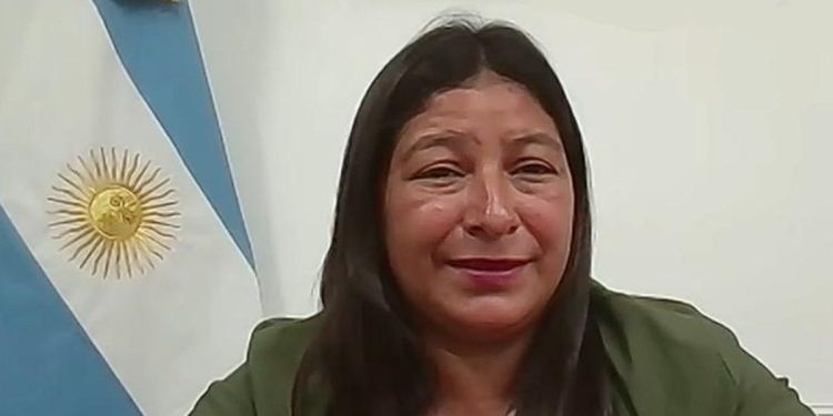 Gloria Cisneros, orgullo nacional: una maestra del Impenetrable entre las diez mejores del mundo. Debería estar a cargo de Educación