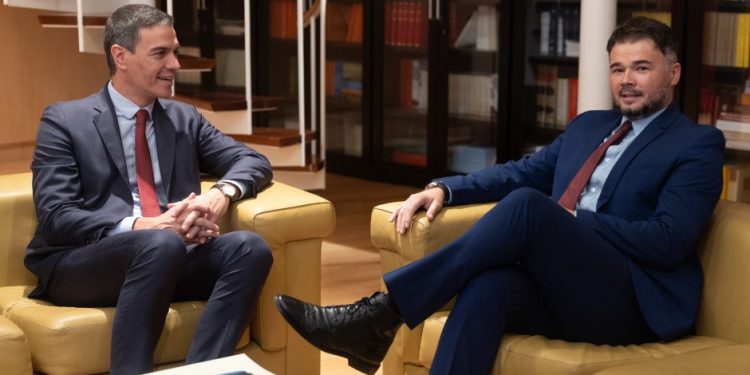 Junts condiciona la quita de la deuda catalana y presiona a ERC para endurecer la negociación con un debilitado Sánchez