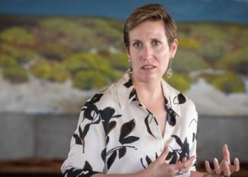 Latorre apuntó contra el ambientalismo hipócrita radical tras el vandalismo a carteles oficiales en Mendoza