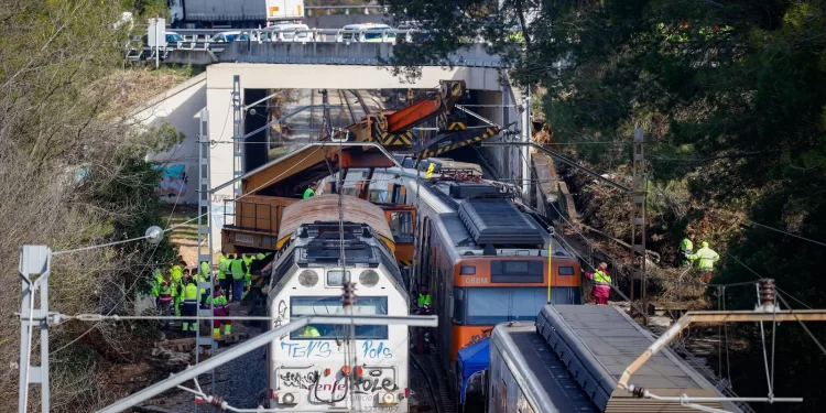 Tragedias ferroviarias en España: más de 40 muertos en Adamuz y otro siniestro mortal en Gelida reavivan el debate por el estado de las vías