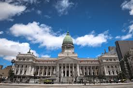 El Gobierno envió al Congreso el DNU que amplía facultades de la SIDE y la oposición busca los votos para anularlo