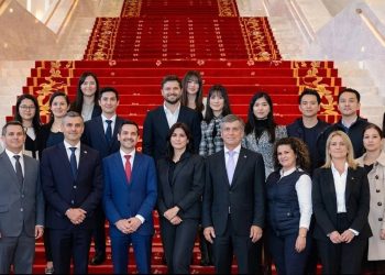 Viaje a China expone a diputados libertarios por beneficios fiscales a empresas del gigante asiático