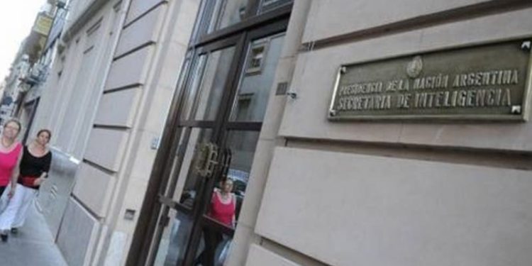Exclusivo-SIDE: Errores internos y desprolijidades exponen una nueva crisis en la Secretaría de Inteligencia