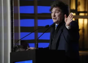 Milei anticipó cuando será el fin de las bandas cambiarias y defendió la apertura económica como eje del modelo