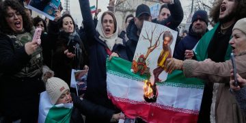 Gobierno de Irán asesino a miles de ciudadanos y merma la protesta: represión, amenaza externa y una crisis que sacude al tablero internacional. Imágenes duras