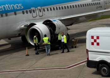 Mayday sobre el conurbano: lo que pasa en un avión y casi nadie se entera