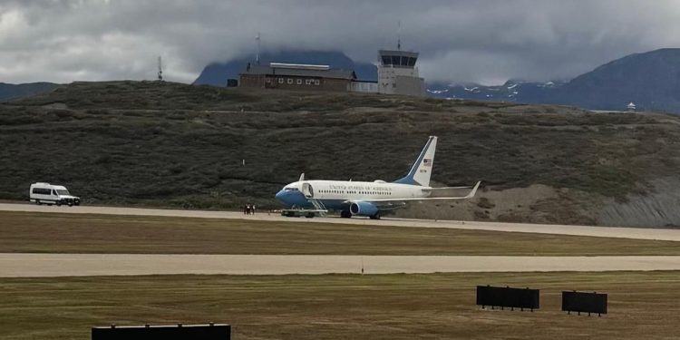 Sobreactuado revuelo político por la llegada a Ushuaia de un avión militar estadounidense en misión política con congresistas, por cierto, civiles.