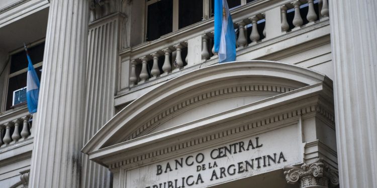 El Banco Central cerró un crédito por US$3.000 millones para cubrir vencimientos y reforzar reservas