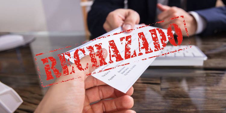 Récord histórico de cheques rechazados expone una alerta crítica en la cadena de pagos