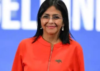 Delcy Rodríguez reafirma su compromiso de “rescatar” a Maduro y Cilia Flores en medio de crisis política profunda