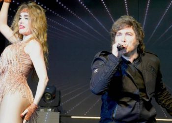 Luego de una exitante noche de teatro, Milei acusó a Paolo Rocca de intentar desestabilizar al Gobierno tras las elecciones legislativas