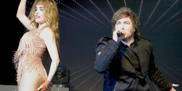 Luego de una exitante noche de teatro, Milei acusó a Paolo Rocca de intentar desestabilizar al Gobierno tras las elecciones legislativas