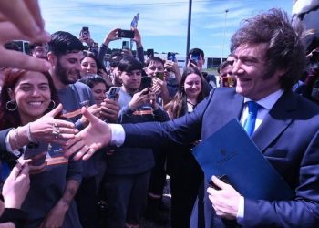 Milei refuerza su liderazgo político ante una multitud en Mar del Plata y amplía la brecha sobre sus competidores