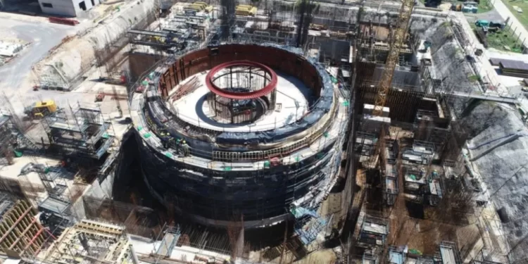 Un ejemplo de Argentina: “De lo imposible a lo imparable; La historia de INVAP y la tecnología nuclear argentina que conquista el mundo”