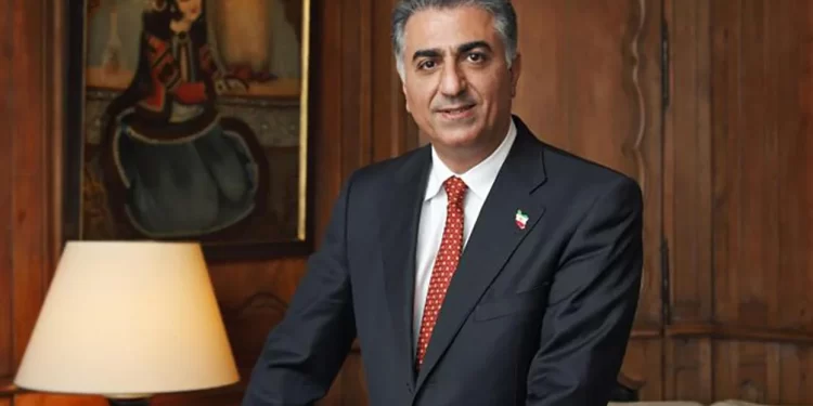 El príncipe heredero iraní en el exilio convocó protestas nacionales mientras se profundiza la crisis interna