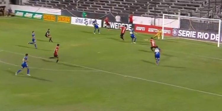 Videos: con un gol de taco y otra definición poco ortodoxa, lo mejor de Independiente vs. Everton