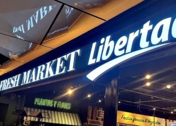 Otro supermercado, al igual que Carrefour, evalúa su salida del país: Grupo Libertad cierra su local porteño y analiza vender su negocio en la Argentina
