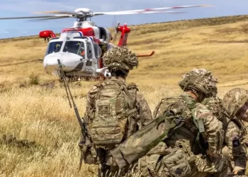 Londres refuerza su despliegue militar en Malvinas y justifica maniobras para aprovechar el clima “extremo”, pese a condiciones benignas de verano