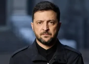 Zelenski alerta que Putin “ya empezó” la tercera guerra mundial y pide más presión militar y económica para frenar la invasión