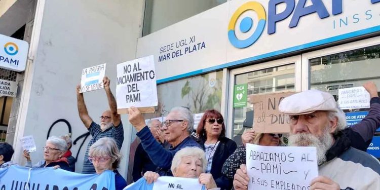 Colapso: Desde hoy PAMI dejó de pagar y clínicas de varias provincias suspenden prestaciones a jubilados