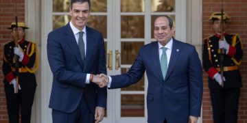 Sánchez congela la acción social policial y prioriza fondos para “empoderar a la mujer” en Egipto